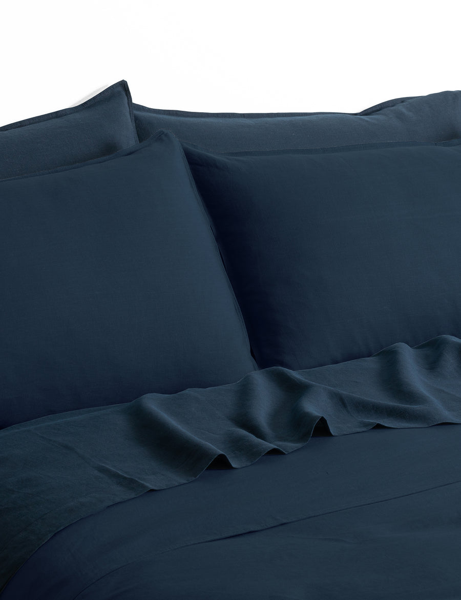 ecom shot of the classic linen quilt set in navy colour