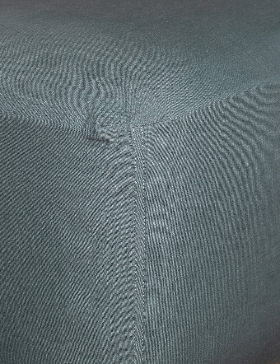 corner details of linen fitted sheet in amazon colour
