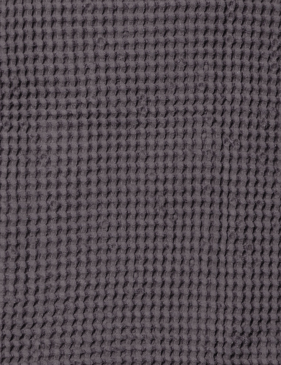colour swatch of linen waffle bath robe in graphite colour 