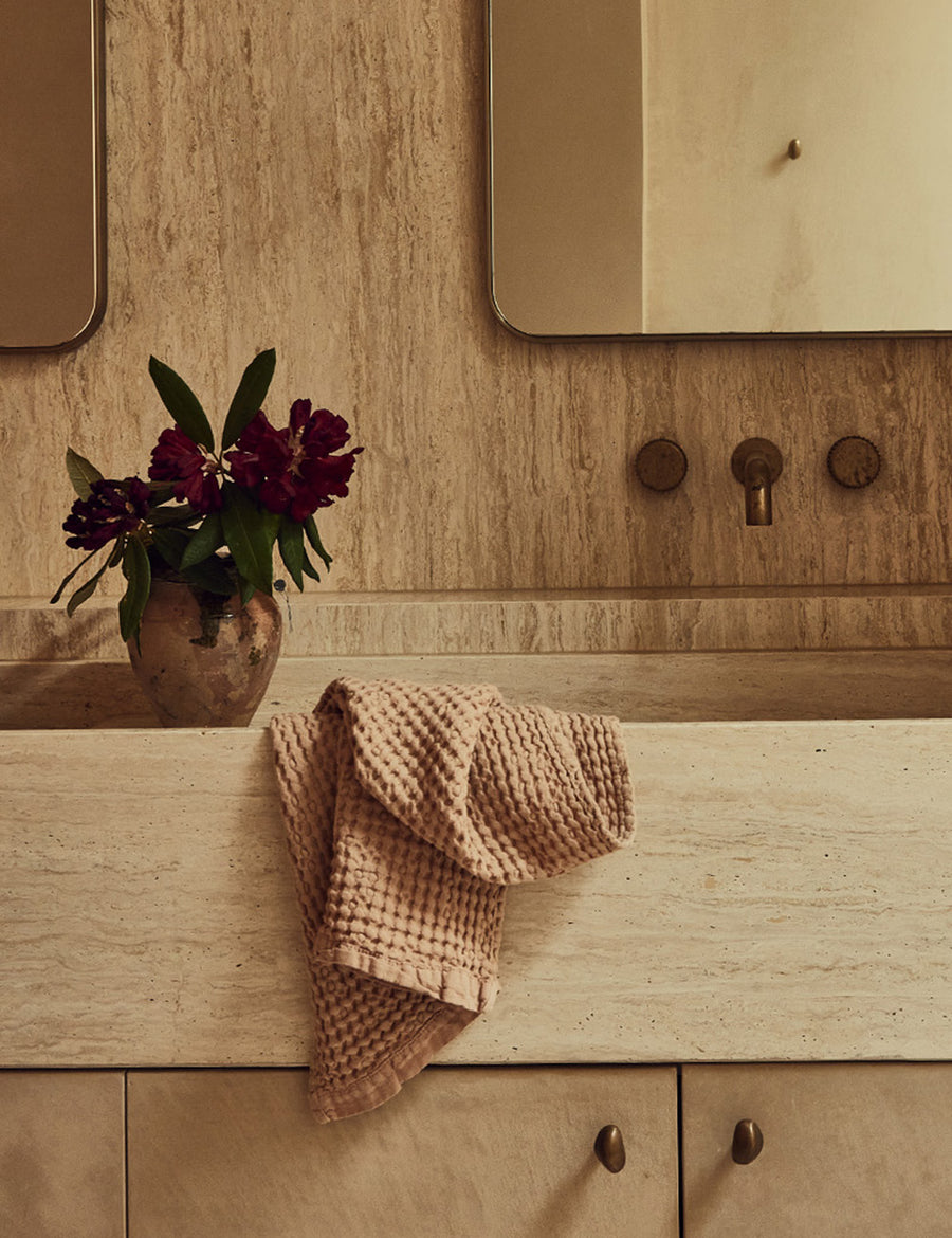 BEAU HAND TOWEL | BLUSH