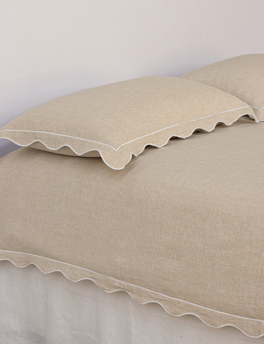 SCALLOP QUILT SET | NATURAL/WHITE